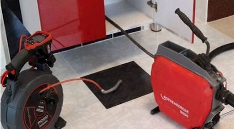 Kameralı Robot Cihazla Tuvalet Açma